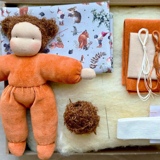 Zelfmaakpakket MAXI Knuffelpopje met Bruin Haar - INCLUSIEF BOEK!