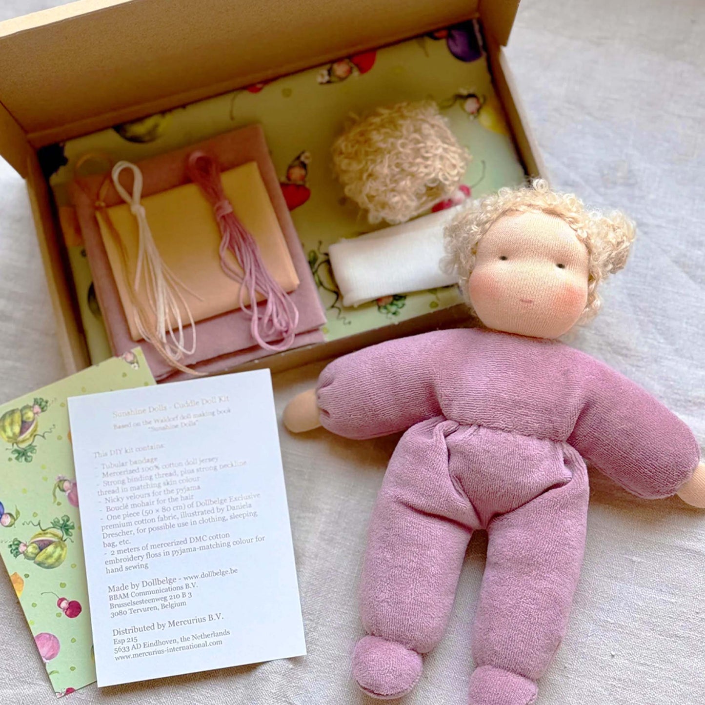Zelfmaakpakket MINI Knuffelpopje met blond haar